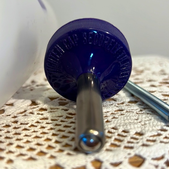 Lixit deluxe rabbit or other small pets water bottle - Picture 9 of 13